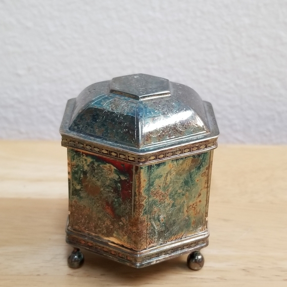 #1150 Vintage Silver Tone Engraved Box - Picture 13 of 15